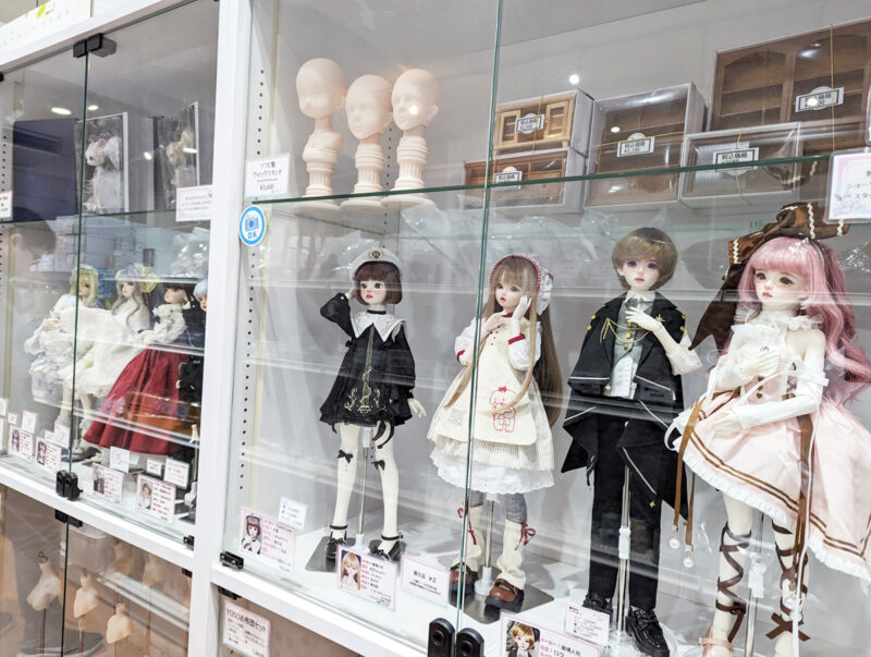 カカプラネット大阪店内