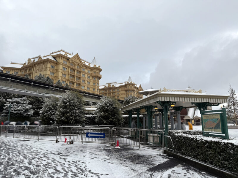 駐車場付近の雪景色ディズニーリゾート